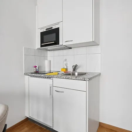 Apartment Shiny In - Crown 37